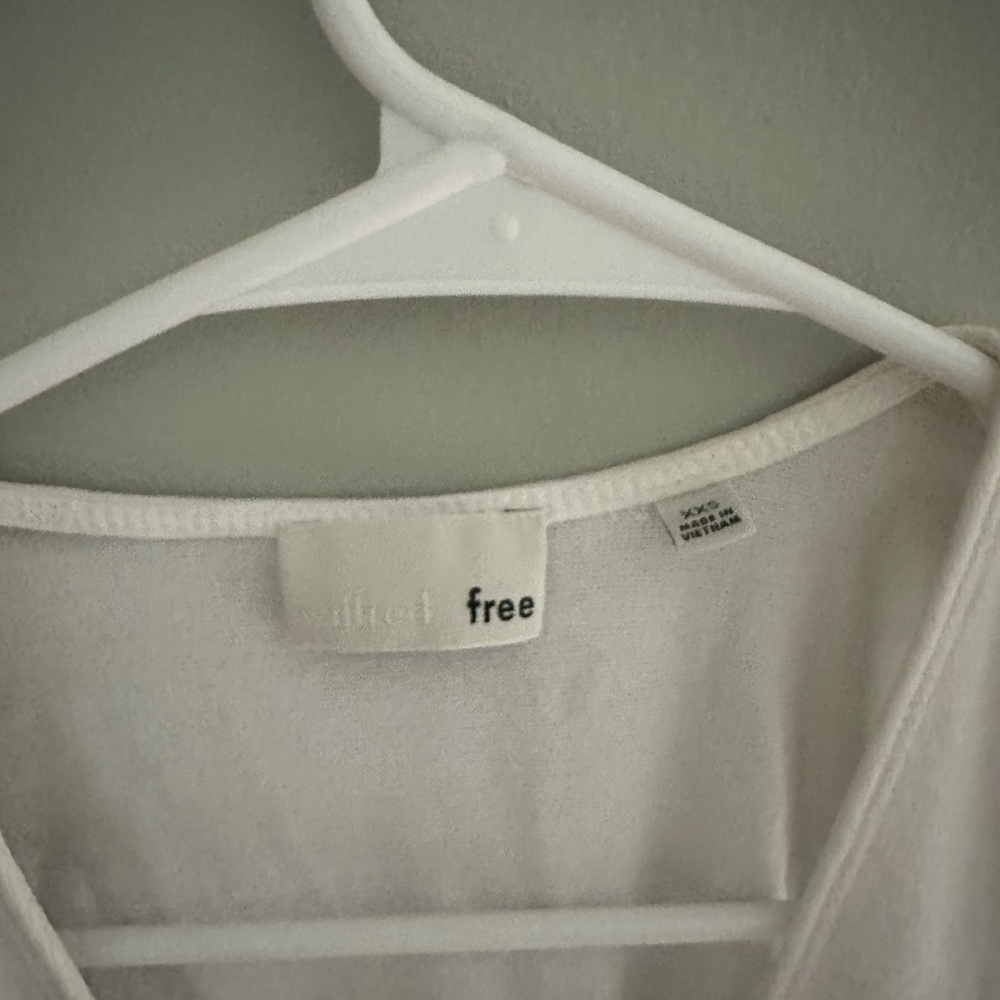 Wilfred White Crop Top